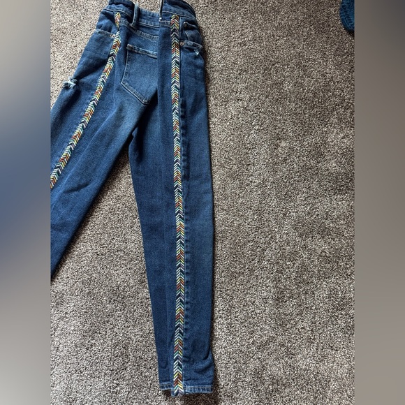 Knox Rose Cropped Semi-Distressed Embroidered Women's Jeans - Picture 16 of 17